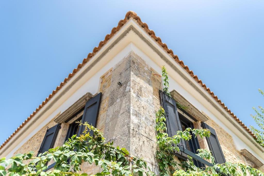 Villa Aiolia Kondoyenádha Exterior photo